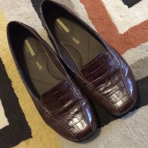 Clark’s brown flats slip-ons Size 11XW Like New